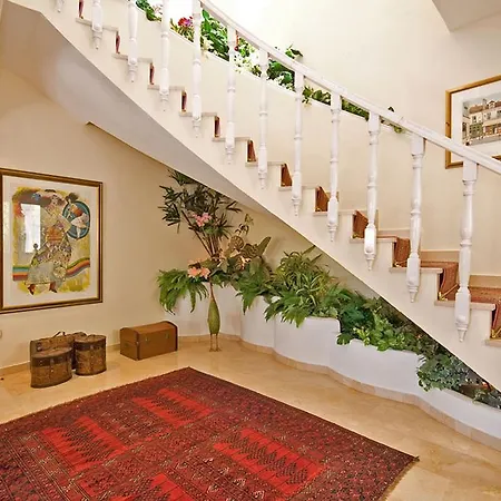 Nueva Andalucia Villa
